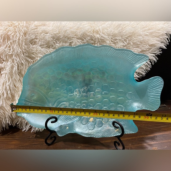 Ocean Blue Glass Fish Tray/ Bowl. - Picture 4 of 5